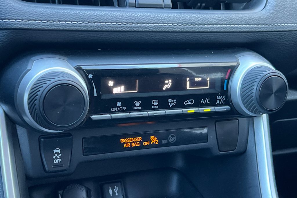 Thumbnail: 2019 Toyota RAV4 - 26
