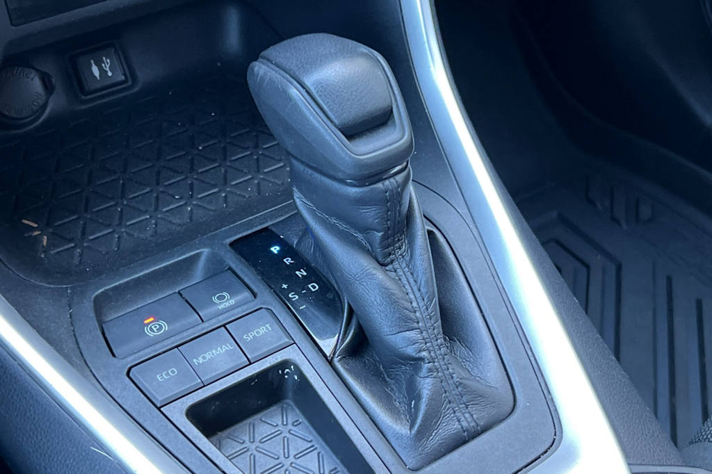 Thumbnail: 2019 Toyota RAV4 - 15