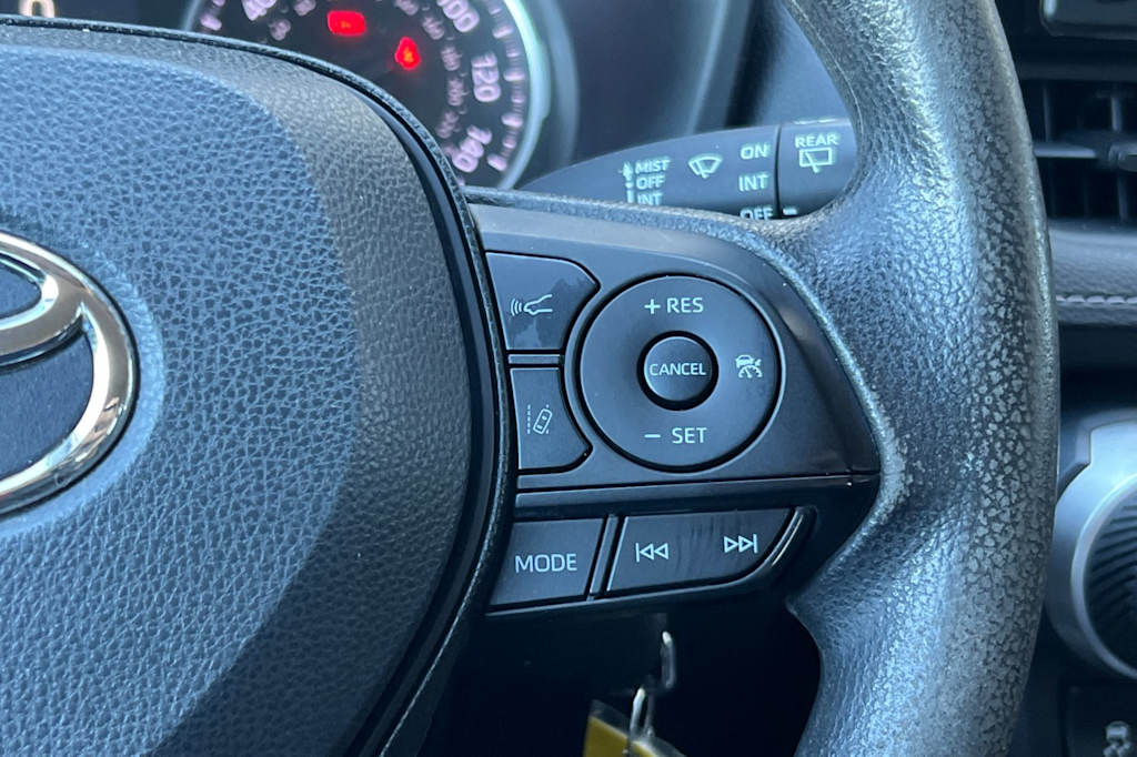 Thumbnail: 2019 Toyota RAV4 - 29