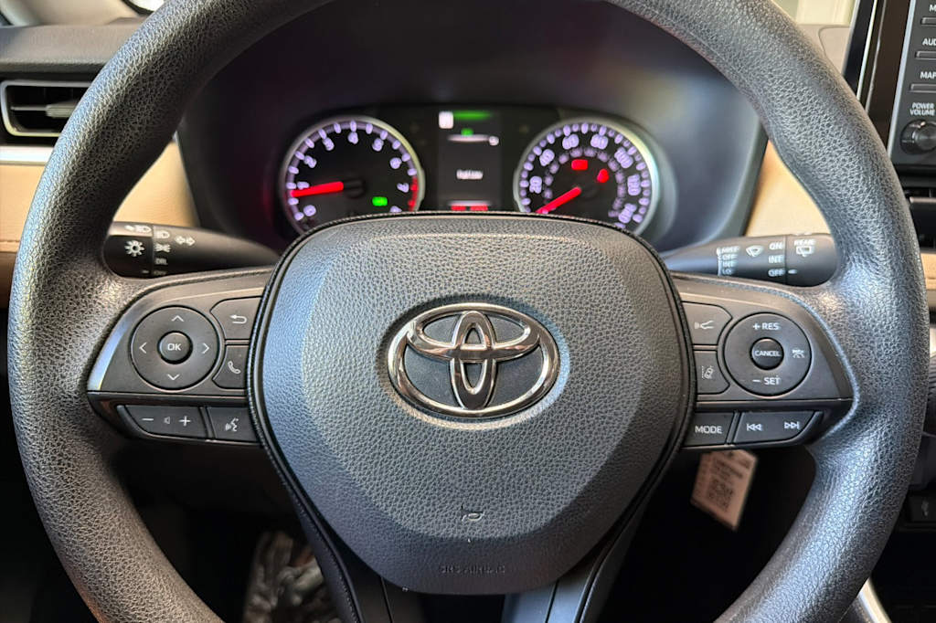 Thumbnail: 2020 Toyota RAV4 - 27