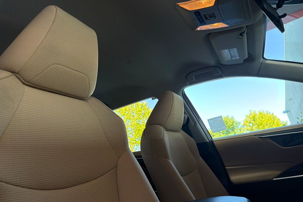 Thumbnail: 2020 Toyota RAV4 - 10