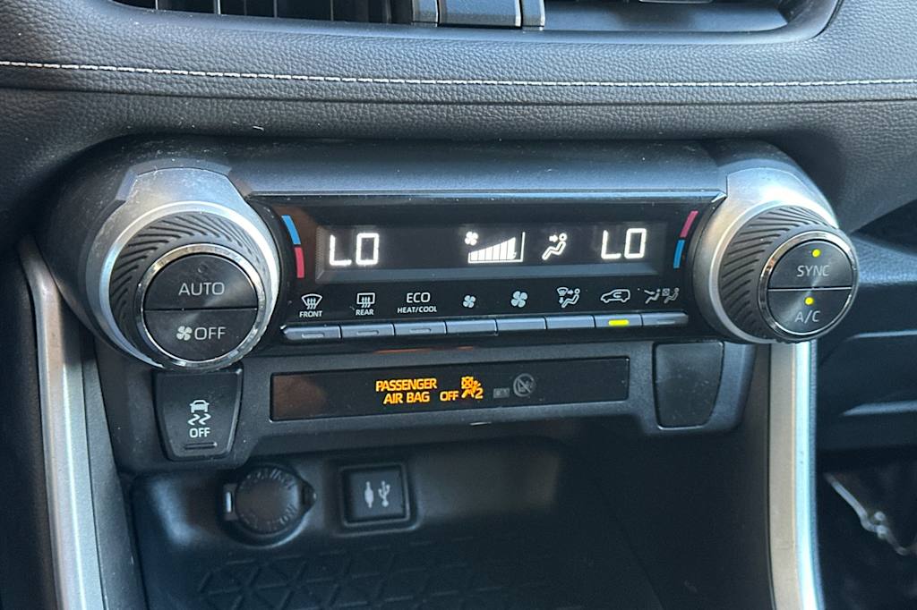 Thumbnail: 2019 Toyota RAV4 - 27