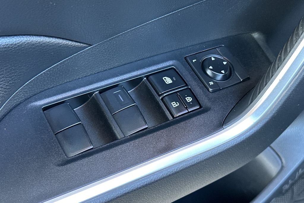 Thumbnail: 2019 Toyota RAV4 - 23