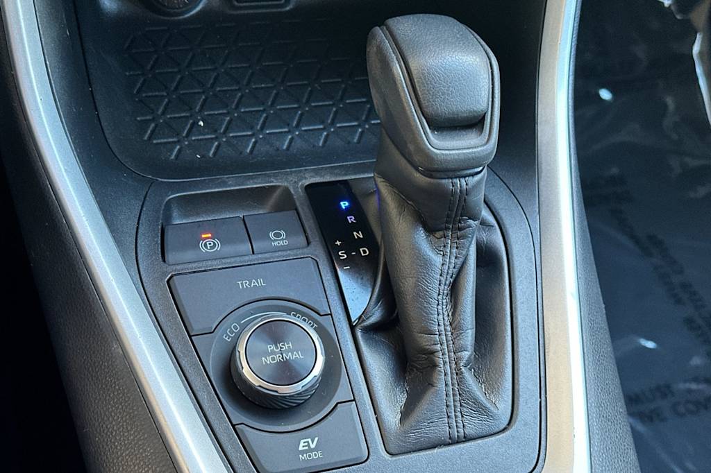 Thumbnail: 2019 Toyota RAV4 - 15