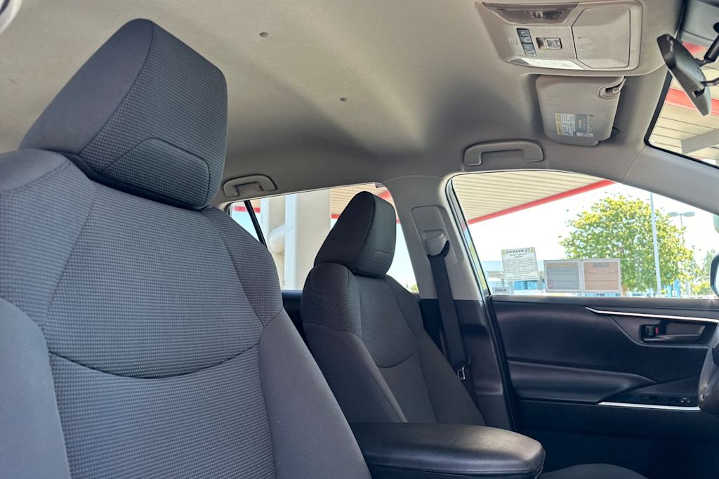 Thumbnail: 2019 Toyota RAV4 - 10