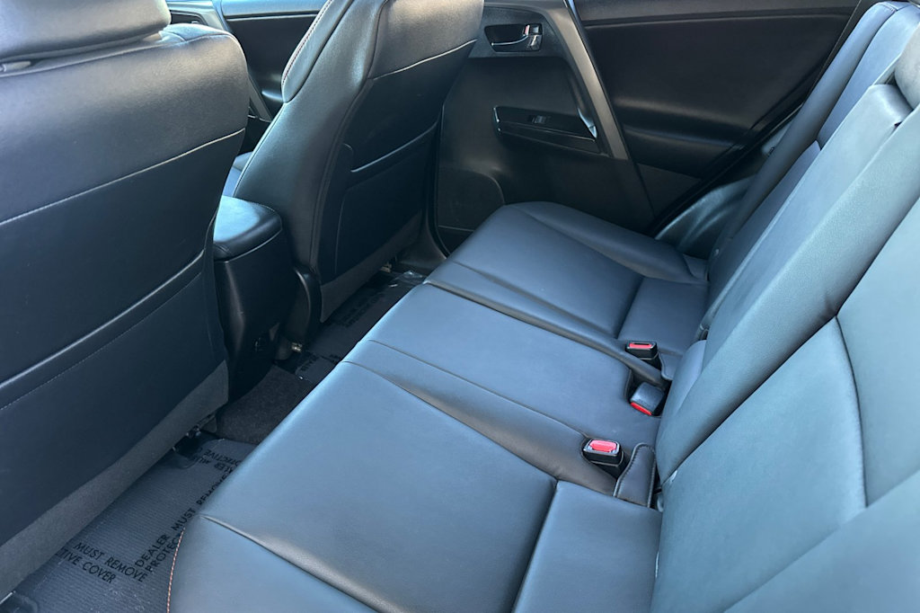 Thumbnail: 2016 Toyota RAV4 - 12