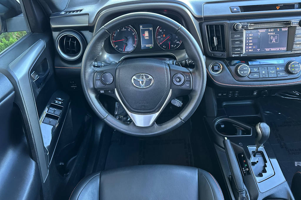 Thumbnail: 2016 Toyota RAV4 - 9