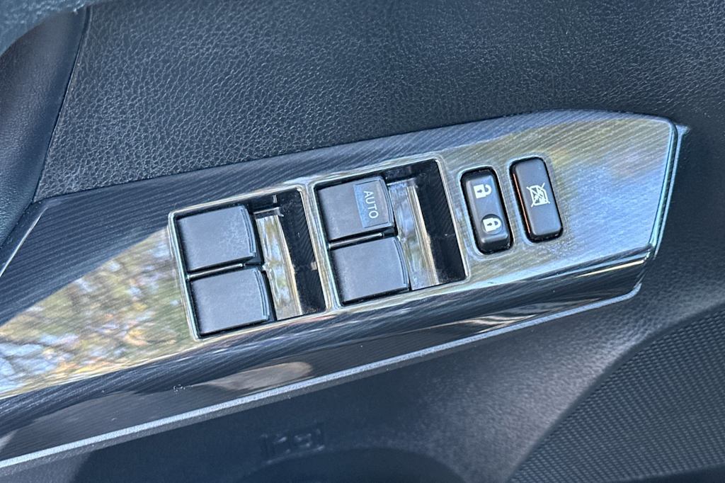 Thumbnail: 2016 Toyota RAV4 - 23