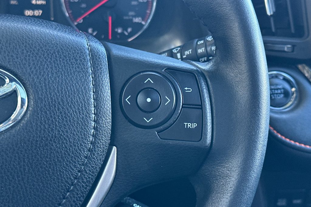 Thumbnail: 2016 Toyota RAV4 - 30