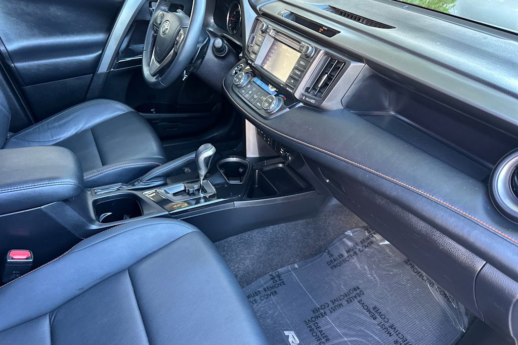 Thumbnail: 2016 Toyota RAV4 - 13