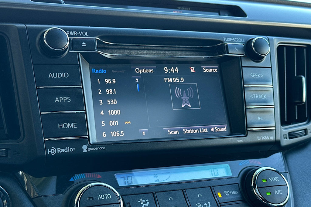 Thumbnail: 2016 Toyota RAV4 - 14