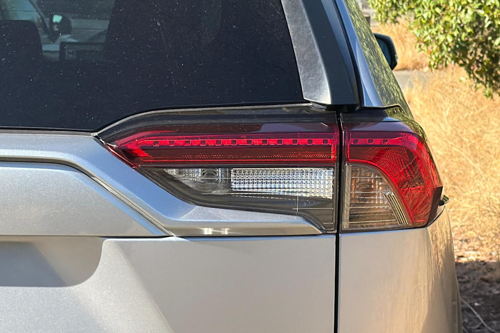 Thumbnail: 2022 Toyota RAV4 - 18