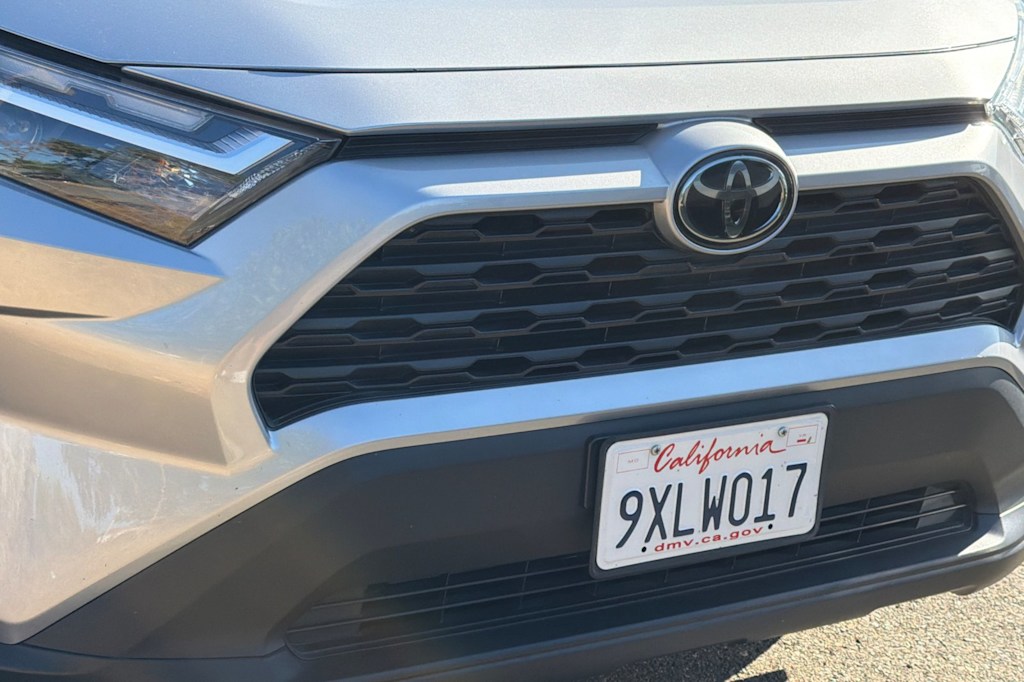 Thumbnail: 2022 Toyota RAV4 - 11