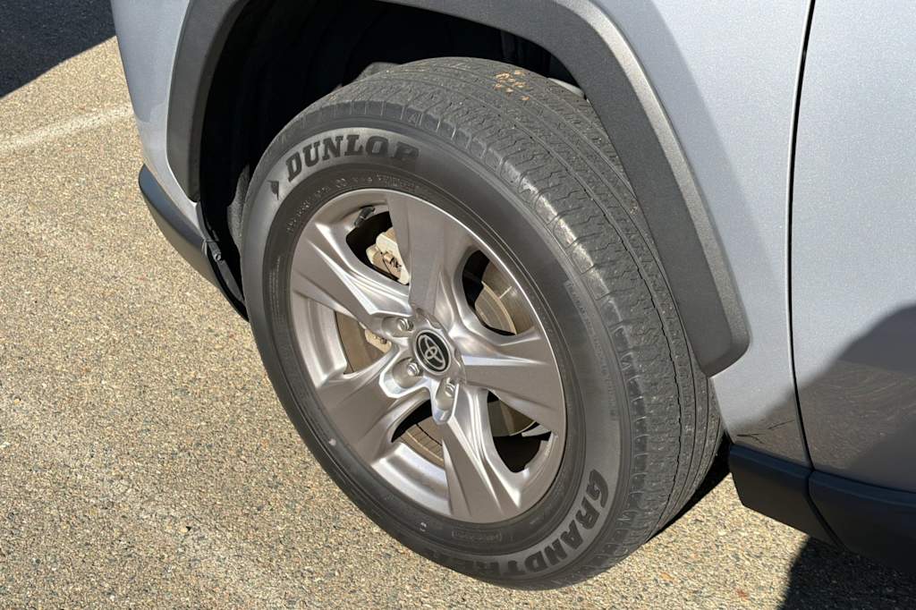 Thumbnail: 2022 Toyota RAV4 - 23