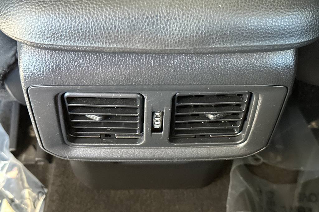 Thumbnail: 2022 Toyota RAV4 - 23