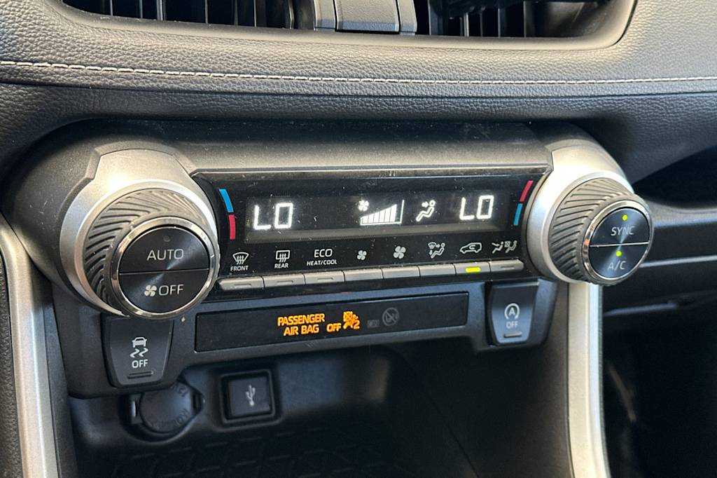 Thumbnail: 2022 Toyota RAV4 - 27