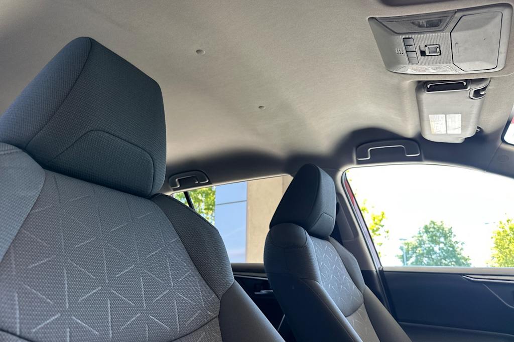 Thumbnail: 2022 Toyota RAV4 - 24