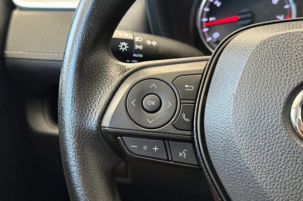 Thumbnail: 2022 Toyota RAV4 - 30