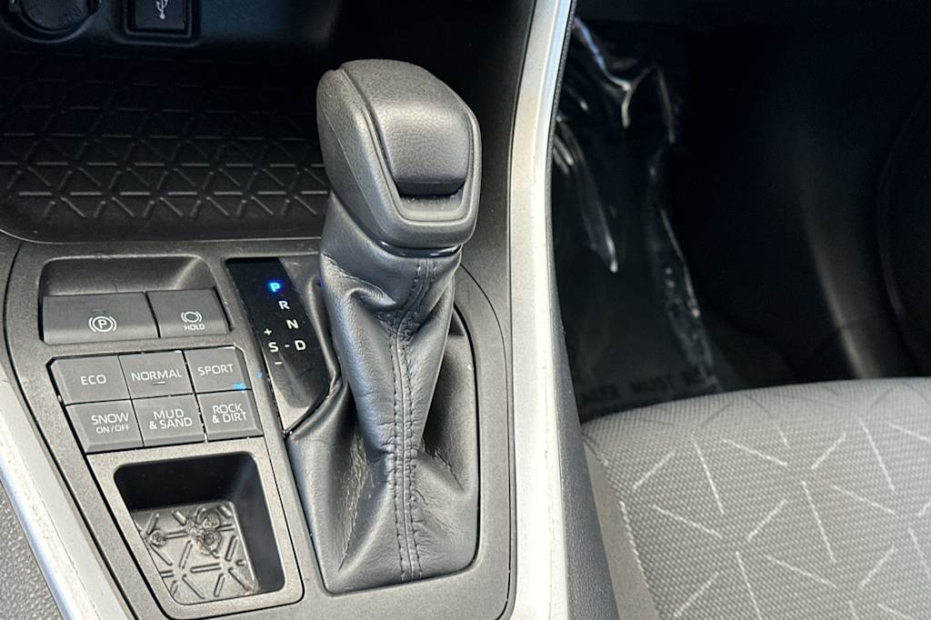 Thumbnail: 2022 Toyota RAV4 - 13