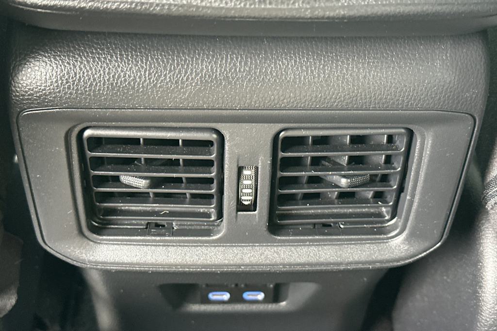 Thumbnail: 2022 Toyota RAV4 - 24