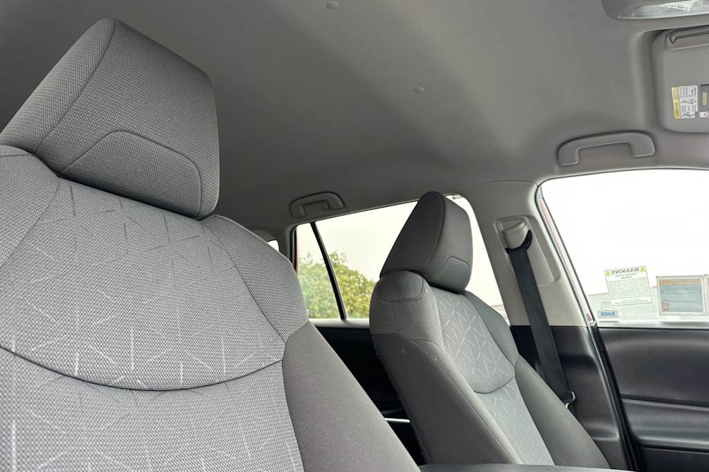 Thumbnail: 2022 Toyota RAV4 - 11