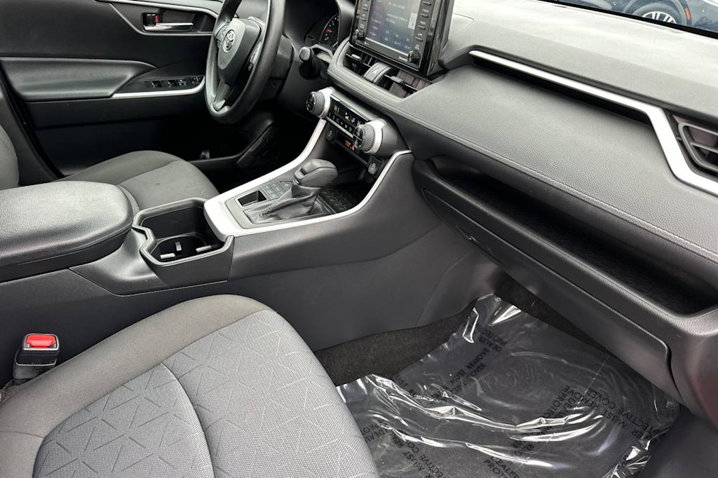 Thumbnail: 2022 Toyota RAV4 - 13