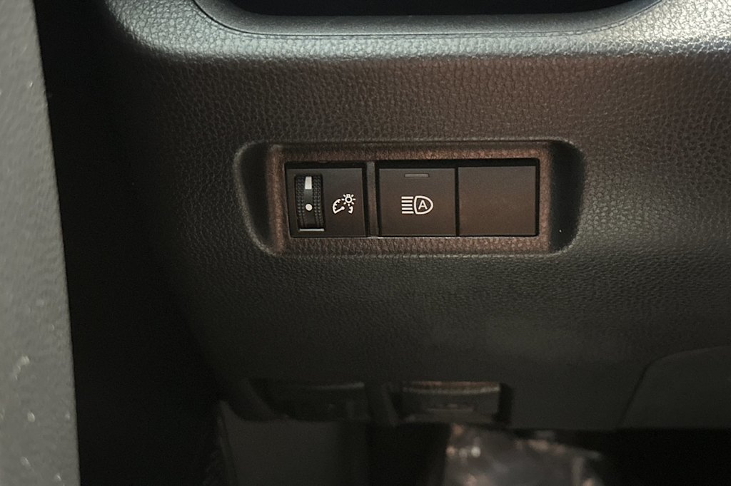 Thumbnail: 2022 Toyota RAV4 - 33