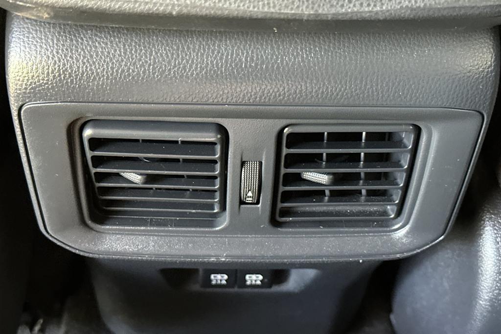 Thumbnail: 2020 Toyota RAV4 - 23