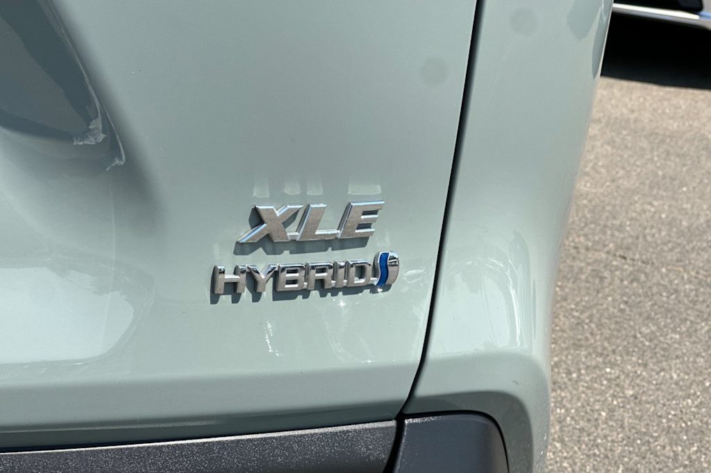 Thumbnail: 2020 Toyota RAV4 - 7