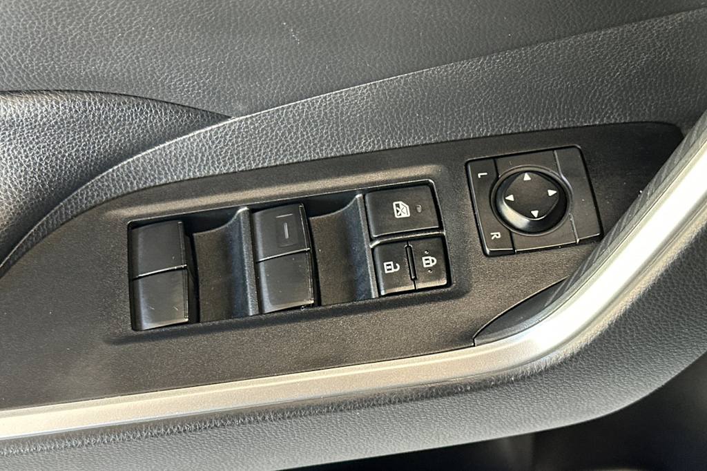 Thumbnail: 2020 Toyota RAV4 - 22