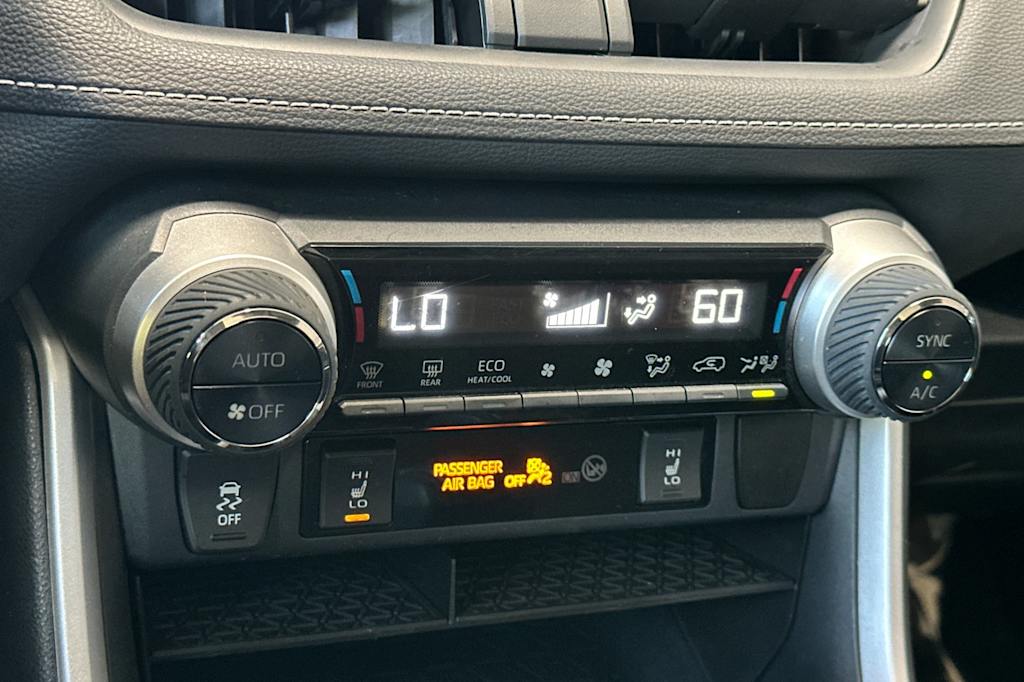 Thumbnail: 2020 Toyota RAV4 - 27