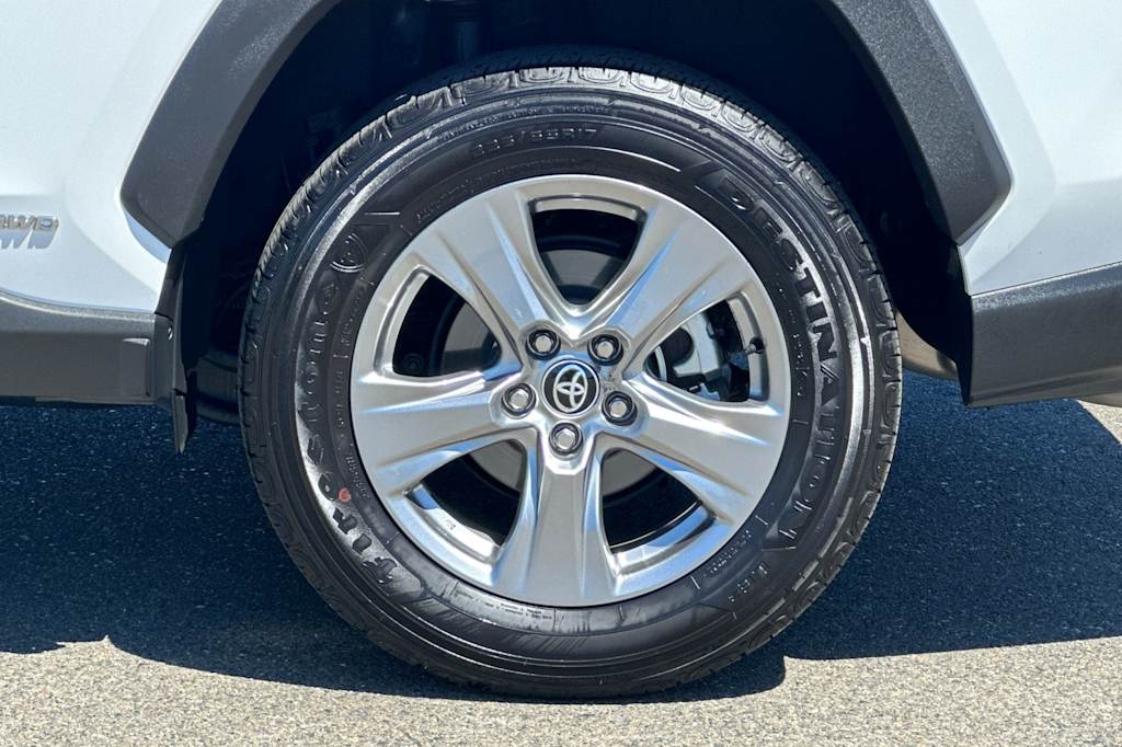 Thumbnail: 2024 Toyota RAV4 - 8