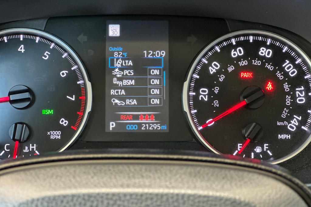 Thumbnail: 2021 Toyota RAV4 - 32