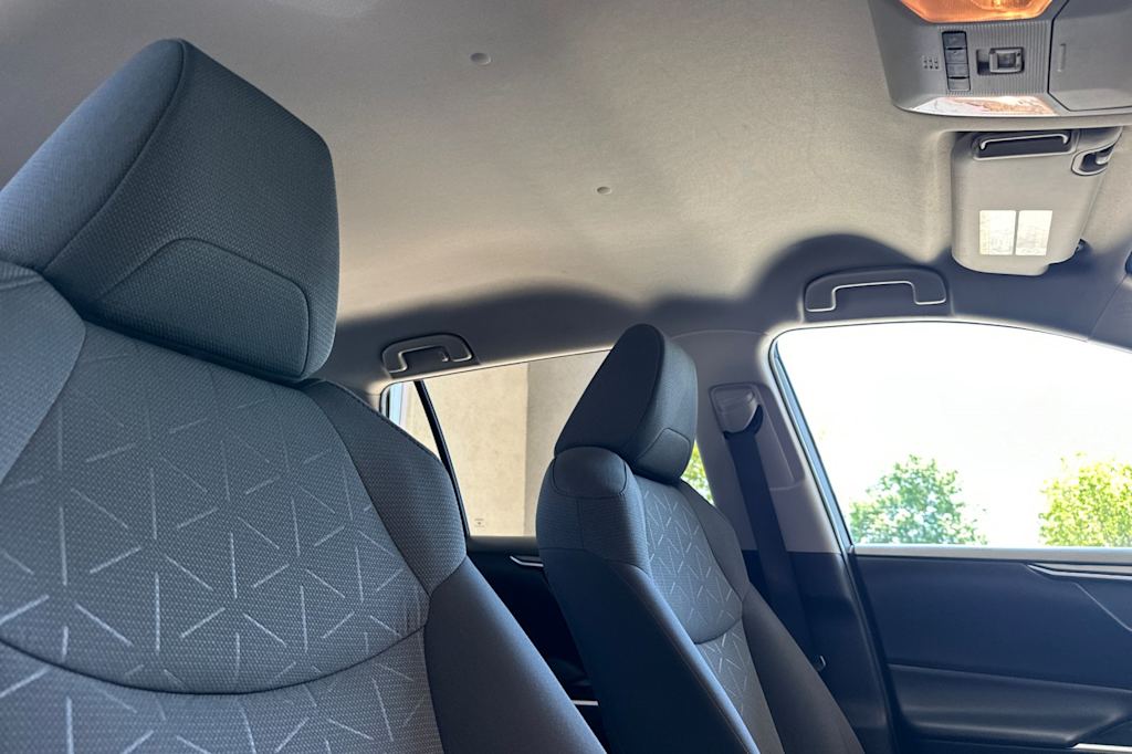 Thumbnail: 2021 Toyota RAV4 - 24