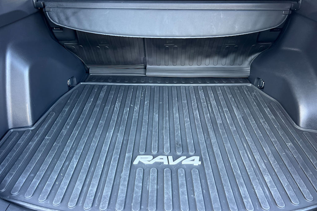 Thumbnail: 2025 Toyota RAV4 - 16