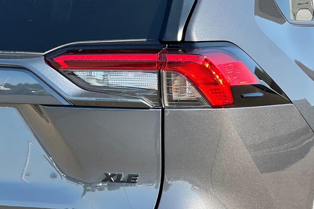Thumbnail: 2025 Toyota RAV4 - 33