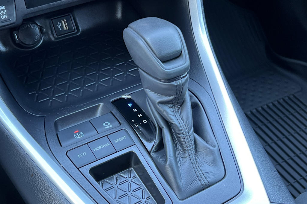 Thumbnail: 2025 Toyota RAV4 - 14