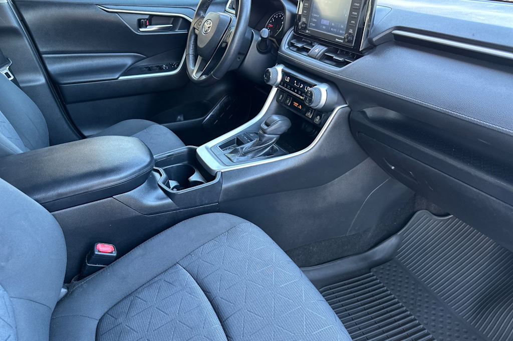 Thumbnail: 2020 Toyota RAV4 - 13