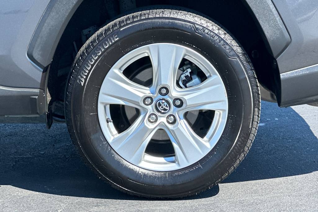 Thumbnail: 2020 Toyota RAV4 - 8