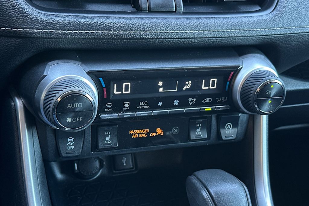 Thumbnail: 2020 Toyota RAV4 - 27