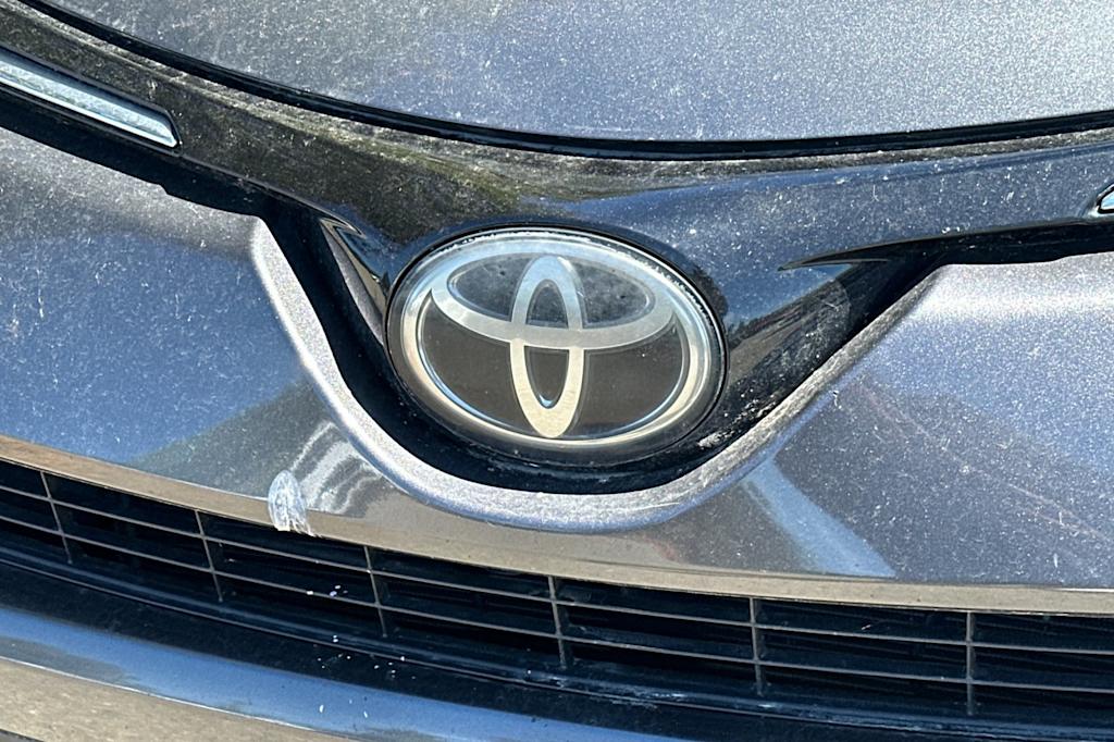 Thumbnail: 2018 Toyota RAV4 - 11