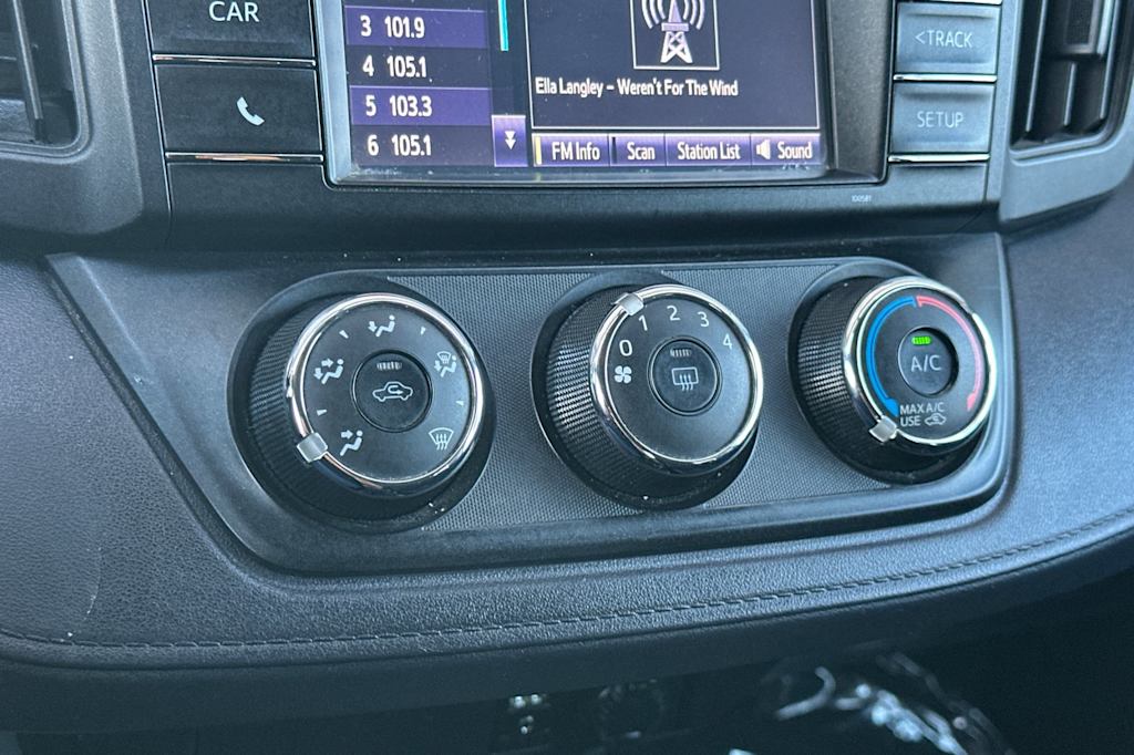 Thumbnail: 2016 Toyota RAV4 - 27