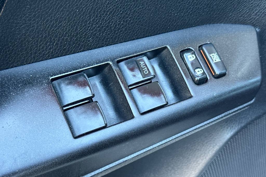 Thumbnail: 2016 Toyota RAV4 - 23