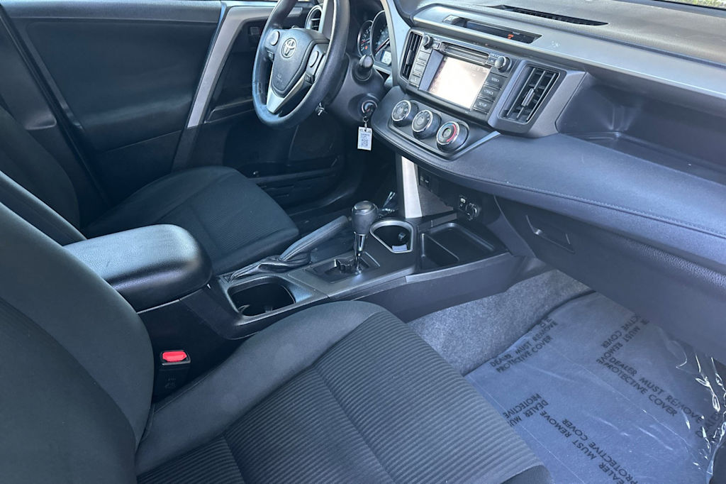 Thumbnail: 2016 Toyota RAV4 - 13