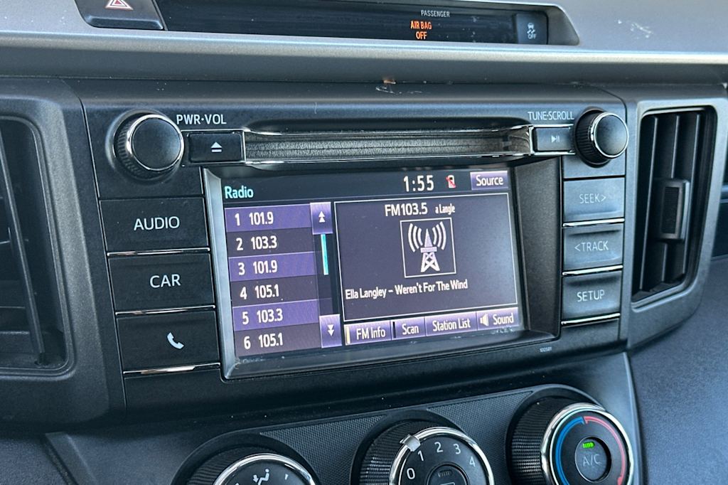 Thumbnail: 2016 Toyota RAV4 - 14