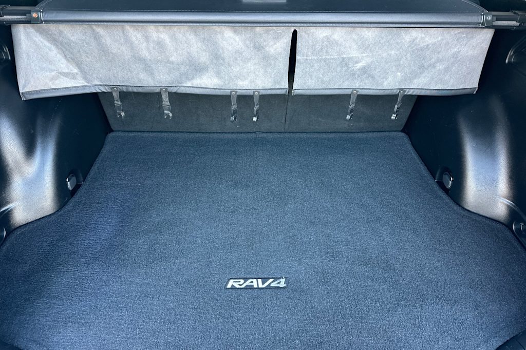 Thumbnail: 2016 Toyota RAV4 - 17