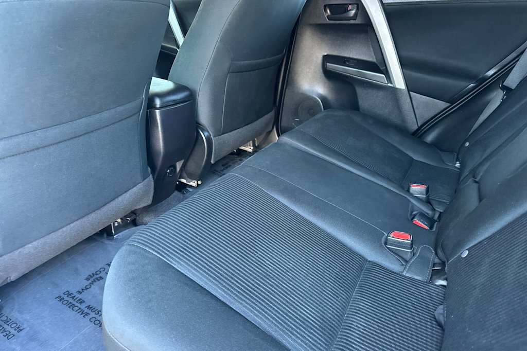 Thumbnail: 2016 Toyota RAV4 - 11