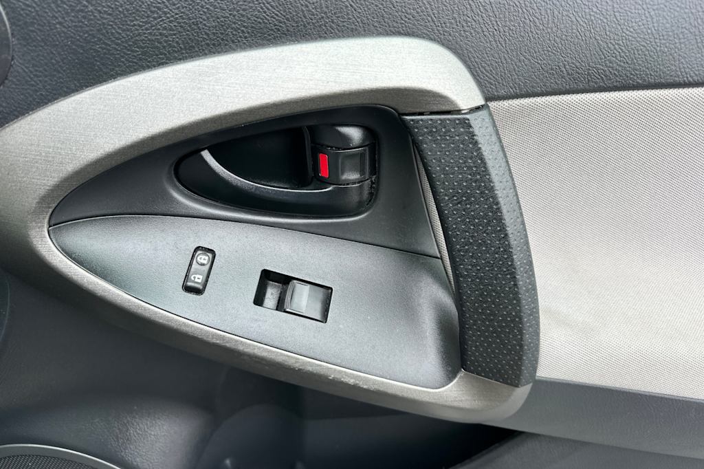 Thumbnail: 2011 Toyota RAV4 - 8