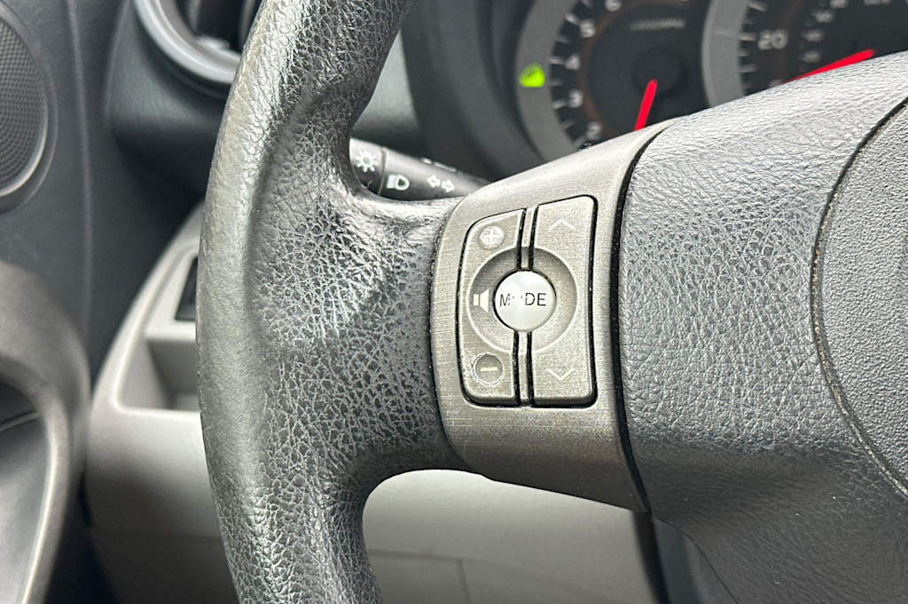 Thumbnail: 2011 Toyota RAV4 - 26