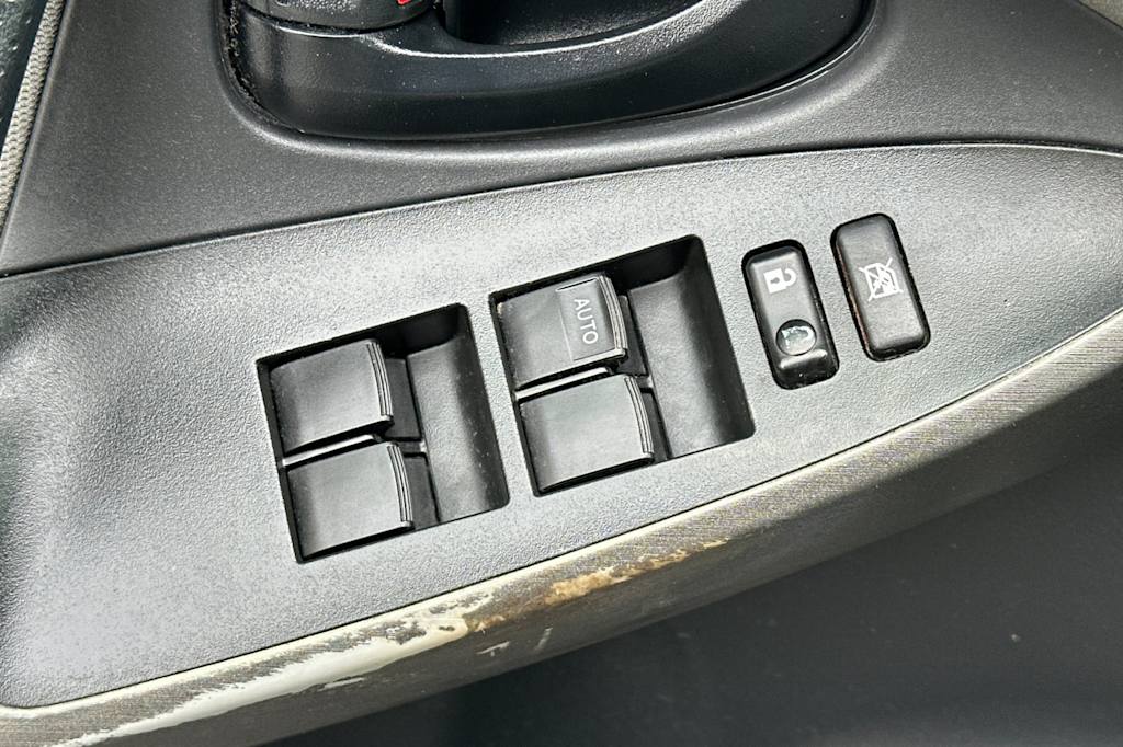 Thumbnail: 2011 Toyota RAV4 - 23